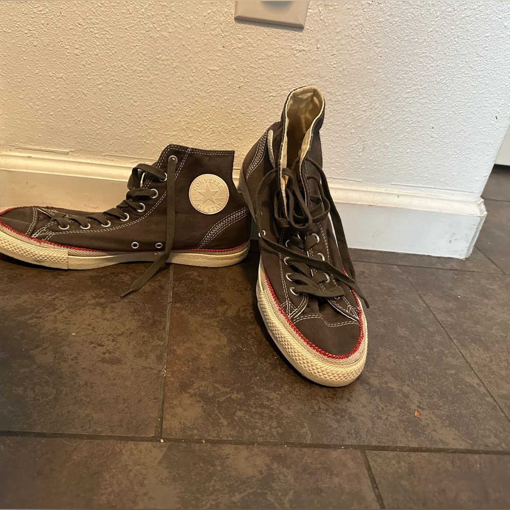 Gray men’s converse size 11